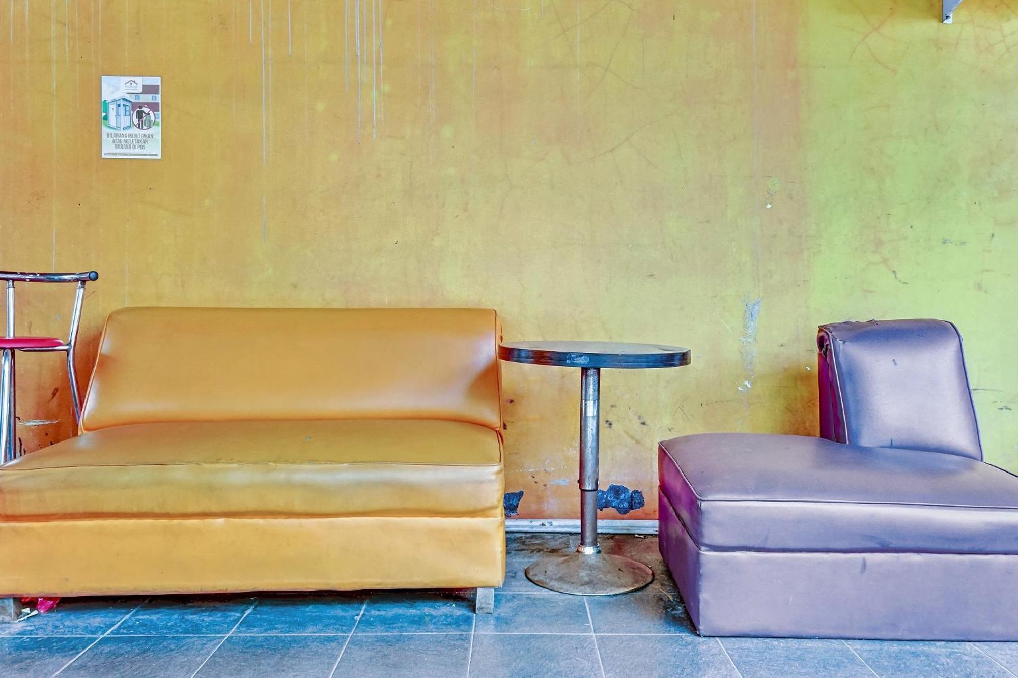 Super Oyo 90692 Point Hostel Jakarta Extérieur photo