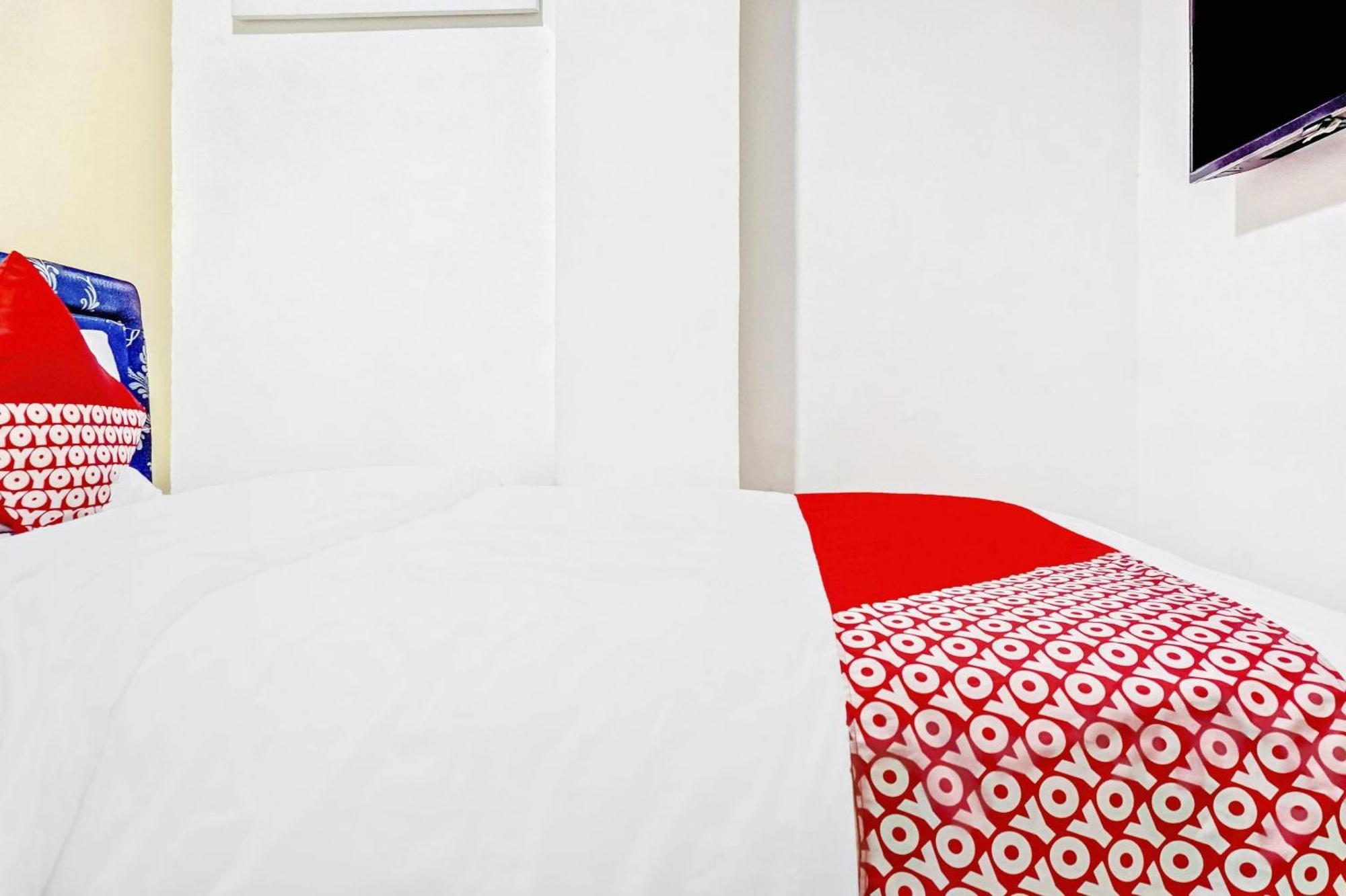Super Oyo 90692 Point Hostel Jakarta Extérieur photo